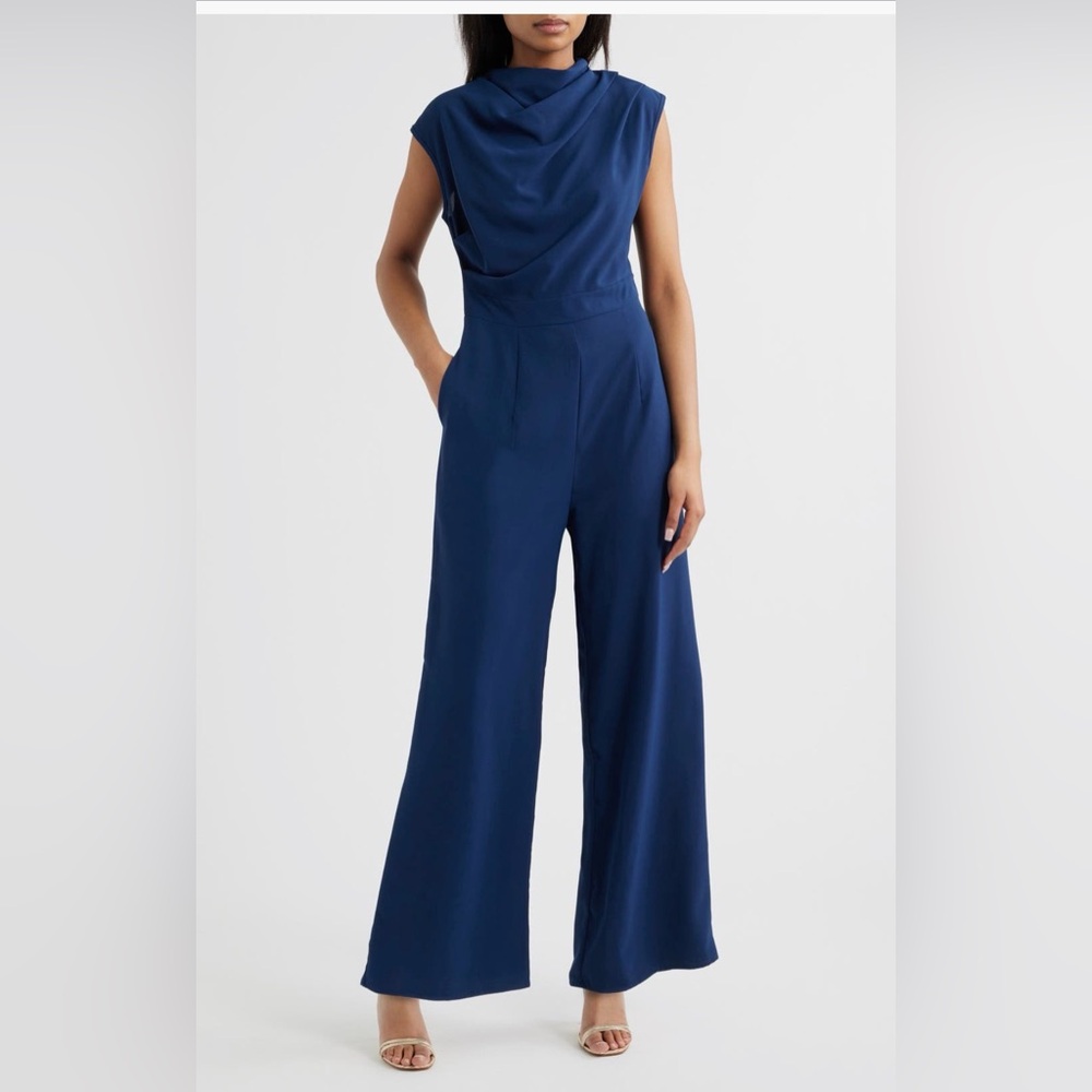 NWOT NIKKI LUND Lilou Wide Leg Navy Jumpsuit
Size Medium